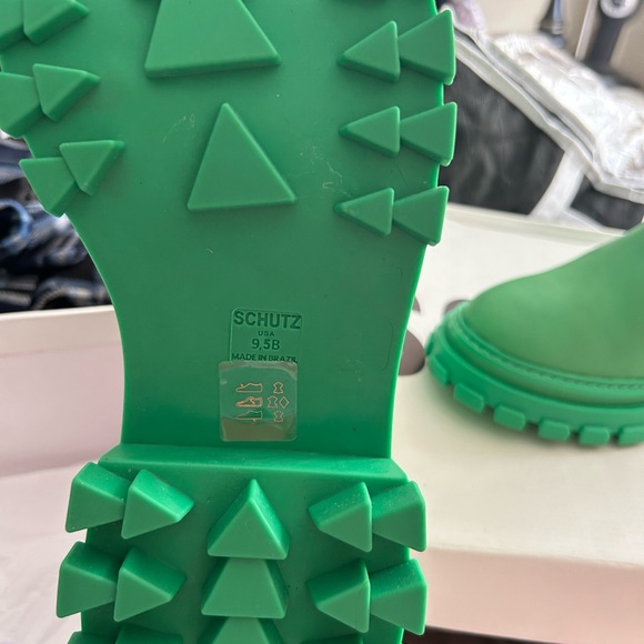 Green Boots - Picture 2 of 7